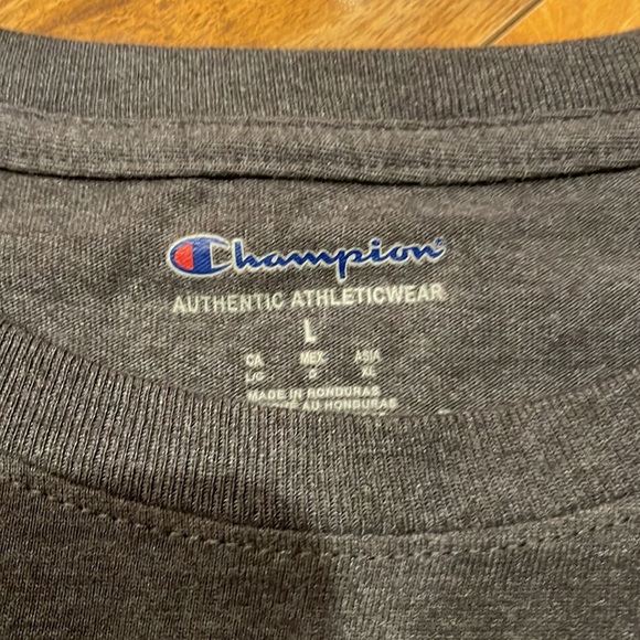Men’s size large champion T-shirt - Picture 3 of 10